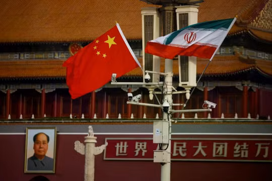 Trung Quốc, đối tác thương mại lớn nhất của Iran, sẽ nằm trong số các quốc gia bị ảnh hưởng nhiều nhất bởi các mức thuế mới của Mỹ nhắm vào quan hệ thương mại của Tehran. Ảnh: Reuters.