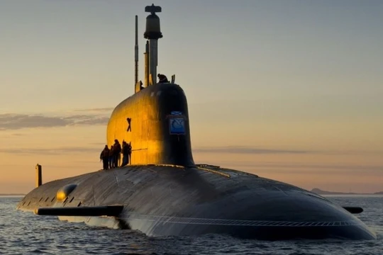 Tàu ngầm tấn công chạy bằng năng lượng hạt nhân lớp Yasen của Hải quân Nga. Ảnh: MW.