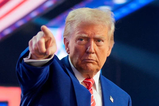 Tổng thống Mỹ Donald Trump cho rằng Mỹ cần tham gia lựa chọn lãnh đạo tiếp theo của Iran. Ảnh: Reuters.