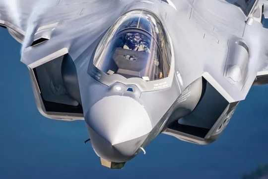 Chiến đấu cơ thế hệ thứ 5 F-35 của Mỹ. Ảnh: MW.
