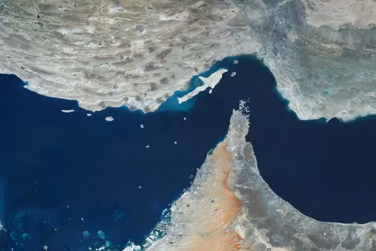 Ảnh vệ tinh của eo biển Hormuz ở Vịnh Ba Tư. Ảnh: Getty.