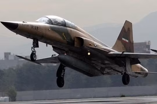 Máy bay chiến đấu F-5E của Không quân Iran. Ảnh: MW.