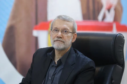 Ông Ali Larijani, cựu Chủ tịch Quốc hội Iran, đăng ký tranh cử Tổng thống tại Bộ Nội vụ ở Tehran, Iran ngày 31/5/2024. Ảnh: Reuters.