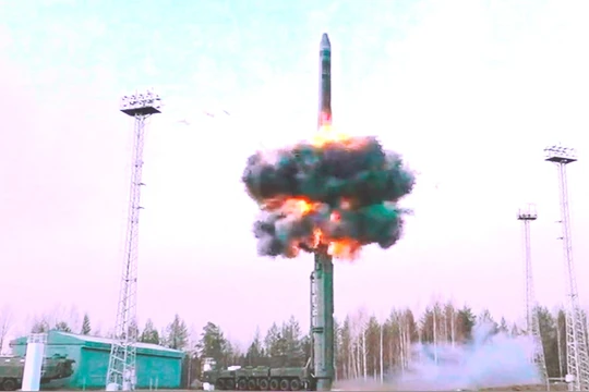 Tên lửa đạn đạo liên lục địa RS-24 Yars của Nga. Ảnh: MW.