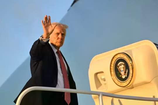 Nhà Trắng và Sở Mật vụ cho biết cả chuyên cơ Không lực Một lẫn ông Trump đều không gặp nguy hiểm. Ảnh: AFP.