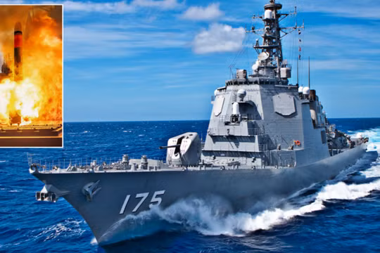 Tàu khu trục lớp Kongo và một vụ phóng tên lửa Tomahawk. Ảnh: MW.