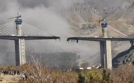 Đoạn video cho thấy góc nhìn mới về vụ Mỹ đánh sập cầu B1 của Iran