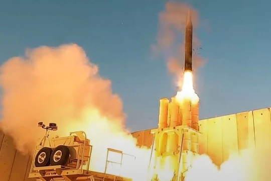 Cảnh phóng từ hệ thống tên lửa chống đạn đạo Arrow-3 của Israel. Ảnh: MW.