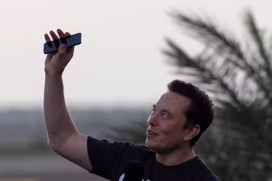 Elon Musk luôn thể hiện tràn đầy năng lượng, làm việc không biết mệt. Ảnh: Getty.