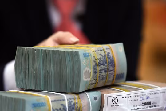 Nhiều chủ ngân hàng vượt trần sở hữu cổ phần, chuyên gia “mách nước” kiểm soát