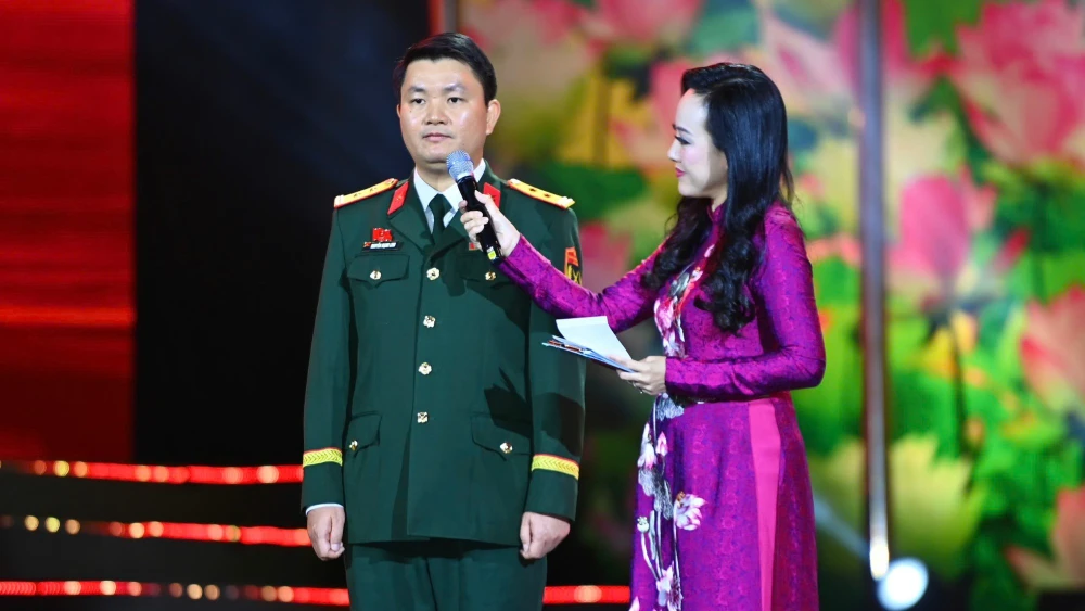 Trung tá Nguyễn Mạnh Linh, Phó Tổng giám đốc Tổng Công ty Công nghiệp Công nghệ cao Viettel chia sẻ về những khó khăn khi chế tạo tên lửa UAV. Ảnh: Hải Long.