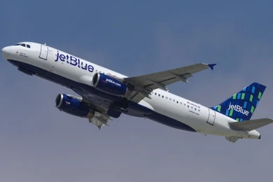 Các tia vũ trụ năng lượng cao có thể gây ra một lỗi hiếm gặp ở máy bay. Ảnh: PM.