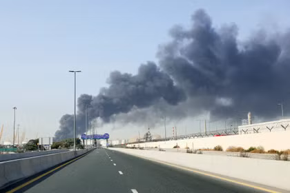 Cảng Jebel Ali ở Dubai, Các Tiểu vương quốc Arab Thống nhất (UAE), đã bị tấn công trong hôm 1/3. Ảnh: Reuters.