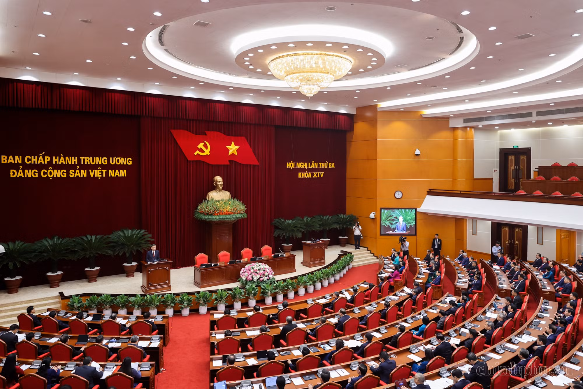 Tổng bí thư, Chủ tịch nước Tô Lâm phát biểu bế mạc Hội nghị lần thứ ba của Ban Chấp hành Trung ương Đảng khóa XIV. Ảnh VGP/Nhật Bắc.