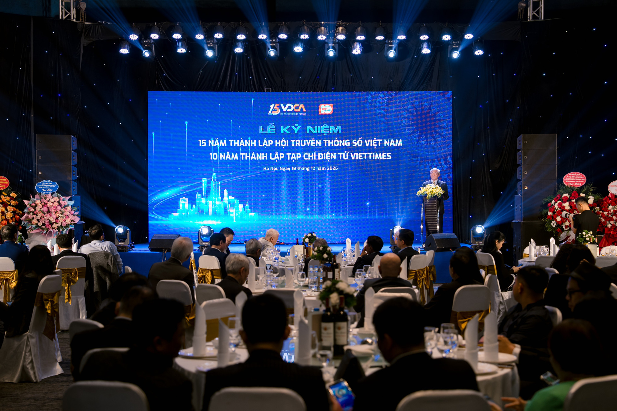 Gửi lời chúc mừng sinh nhật 10 năm thành lập Tạp chí điện tử VietTimes, Chủ tịch Nguyễn Minh Hồng nhấn mạnh VietTimes đã có những đóng góp quan trọng cho hoạt động chung của Hội và bày tỏ kỳ vọng VietTimes tiếp tục tiên phong trong lĩnh vực truyền thông số và nền tảng số trong thời gian tới.