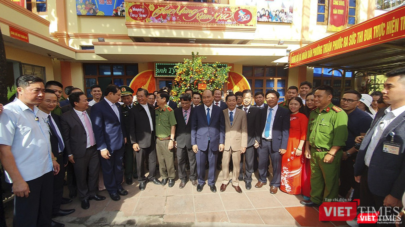 Thủ tướng Nguyễn Xuân Phúc thăm, chúc tết tại UBND phường Thuận Phước (Đà Nẵng) Thủ tướng Nguyễn Xuân Phúc thăm, chúc tết tại UBND phường Thuận Phước (Đà Nẵng)