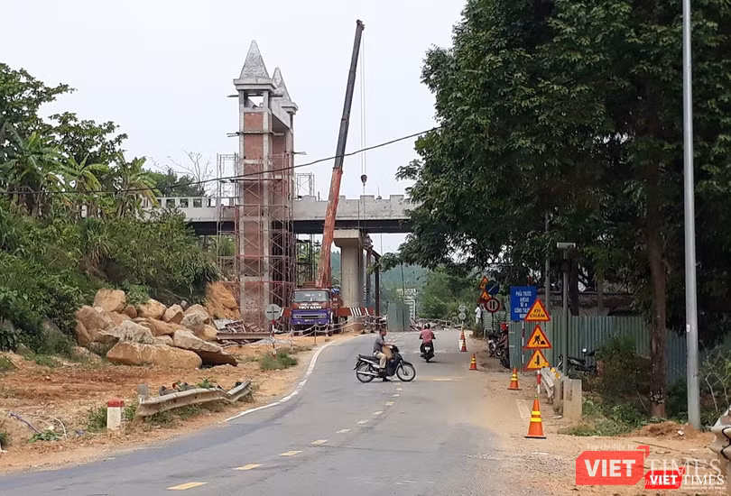 Câu cầu có vị trí tại Km16+620 trên Quốc lộ 14G, thuộc địa phận xã Hòa Phú (huyện Hòa Vang, TP Đà Nẵng) với 2 trụ cầu nằm trên hành lang an toàn giao thông đường bộ