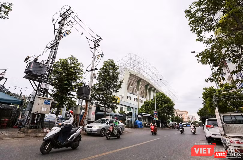 10 Giấy chứng nhận quyền sử dụng đất, quyền sở hữu nhà ở và tài sản gắn liền với đất tại Khu phức hợp sân vận động Chi Lăng được cấp thời hạn sử dụng đất lâu dài là vi phạm pháp luật