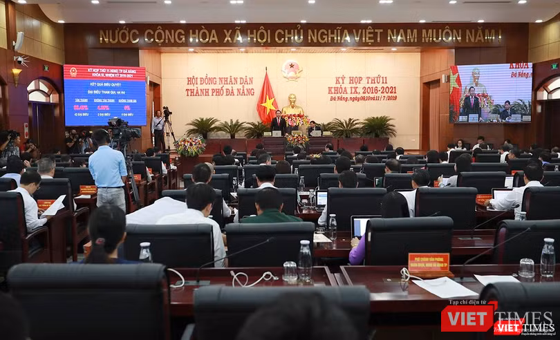 Sáng ngày 9/7, Kỳ họp thứ 11 HĐND TP Đà Nẵng khóa IX nhiệm kỳ 2016-2021 đã chính thức khai mạc với nhiều nội dung quan trọng. Sáng ngày 9/7, Kỳ họp thứ 11 HĐND TP Đà Nẵng khóa IX nhiệm kỳ 2016-2021 đã chính thức khai mạc với nhiều nội dung quan trọng.