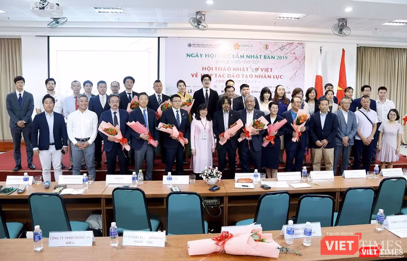 Tính đến thời điểm hiện tại, đã có 72 đối tác đến từ Nhật Bản, Đài Loan, Singapore, Đức, Pháp,... ký hợp tác với ĐH Đông Á để tiếp nhận sinh viên thực tập và làm việc tại các quốc gia này