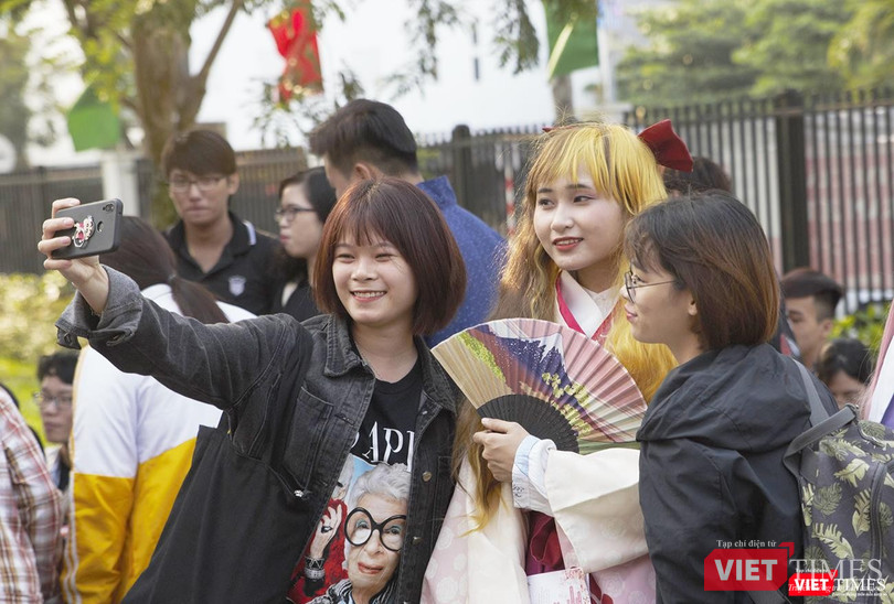 Lưu niệm cùng thần tượng hóa trang