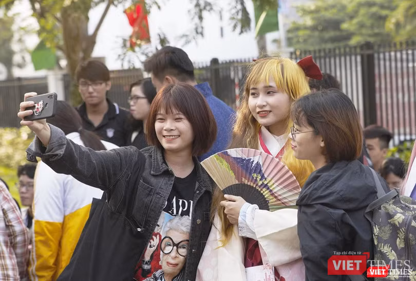 Lưu niệm cùng thần tượng hóa trang