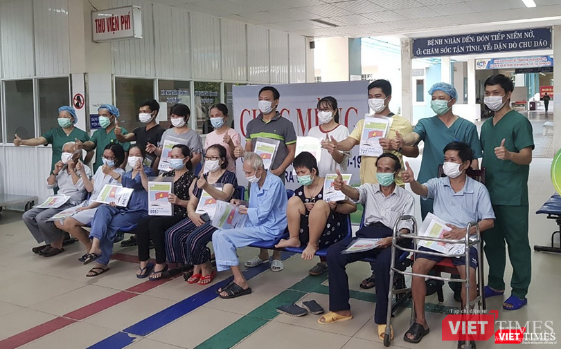 Các bệnh nhân tại buổi xuất viện chiều ngày 22/8