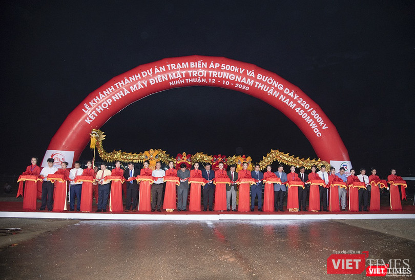 Lê khánh thành Dự án Trạm biến áp 500kV và đường dây 220/500kV kết hợp Nhà máy điện mặt trời Trung Nam Thuận Nam 450 MW tại tỉnh Ninh Thuận