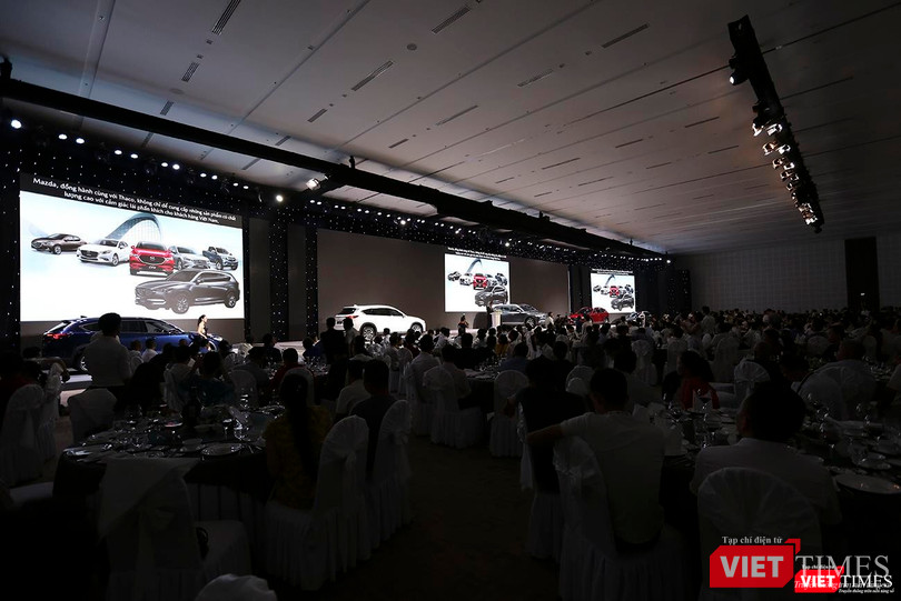 Buổi ra mắt xe Mazda CX-8 thu hút sự quan tâm của khách hàng