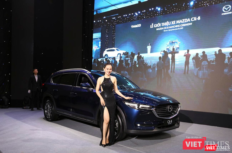 Mazda CX-8 có giá dao động từ 1,149 tỷ đồng đến 1,399 tỷ đồng, tùy phiên bản