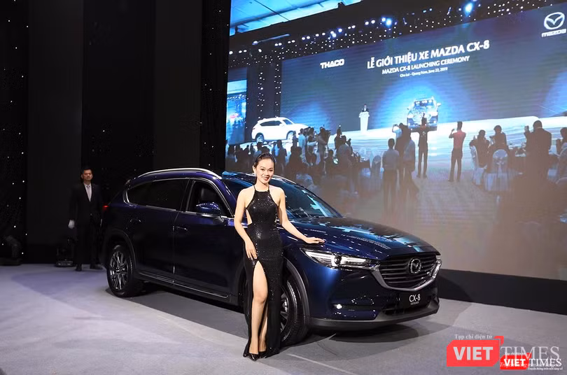 Mazda CX-8 có giá dao động từ 1,149 tỷ đồng đến 1,399 tỷ đồng, tùy phiên bản