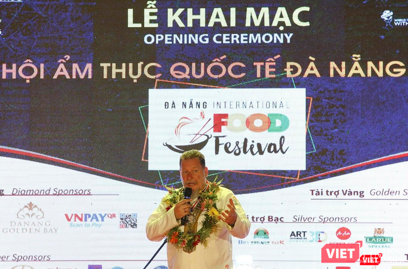 Chủ tịch Hiệp hội Đầu bếp Thế giới – ông Thomas Andreas Gugler phát biểu tại đêm Khai mạc DNIFF 2019
