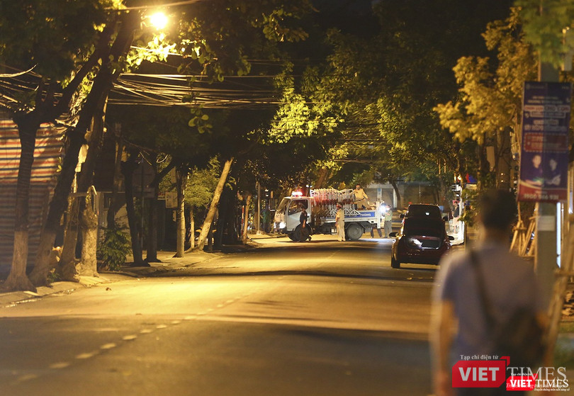 Nút giao thông Hải Phòng-Nguyễn Thị Minh Khai được tập kết rào chắn