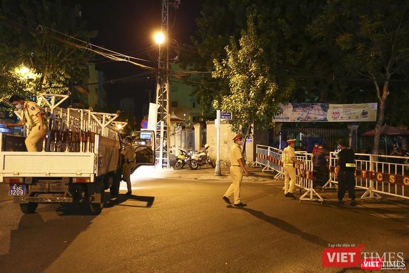 Di chuyển, lắp đặt tại khu vực trước Bệnh viện C