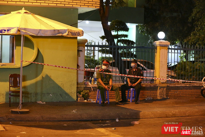 Lực lượng công an túc trực tại khu vực Bệnh viện Đà Nẵng