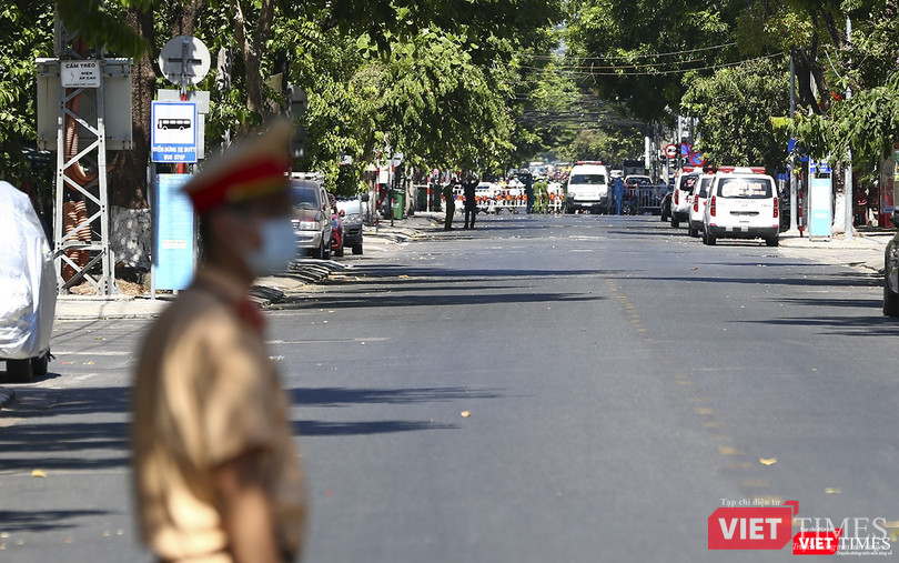 Tất cả động tĩnh bên trong khu vực phong tỏa được theo dõi chặt chẽ