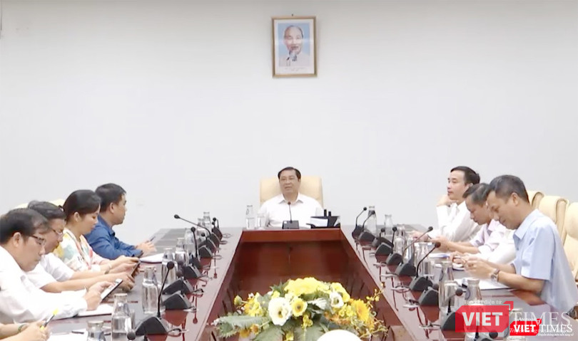 Chiều tối 24/7, Chủ tịch UBND TP Đà Nẵng Huỳnh Đức Thơ đã chủ trì cuộc họp khẩn với lãnh đạo UBND TP và các Sở, ngành liên quan về công tác phòng, chống dịch COVID-19