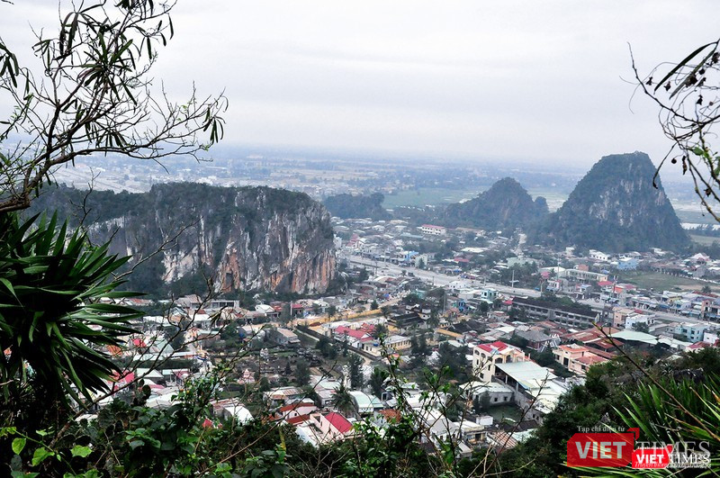 Danh thắng Ngũ Hành Sơn (Đà Nẵng) nhìn từ trên cao Danh thắng Ngũ Hành Sơn (Đà Nẵng) nhìn từ trên cao