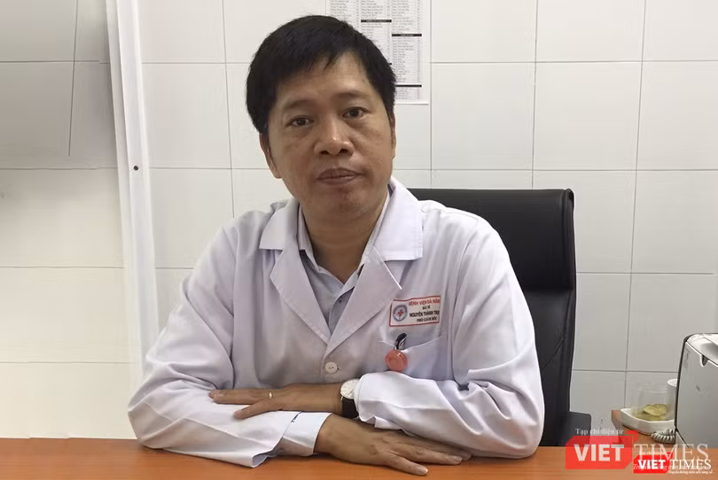 Bác sĩ Nguyễn Thành Trung - Phó Giám đốc, Trưởng Ban Chỉ đạo phòng chống dịch COVID-19 Bệnh viện Đà Nẵng