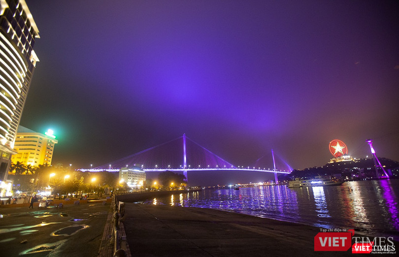 Một góc TP Quảng Ninh về đêm