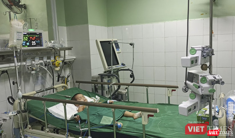 Sau 2 ngày phẫu thuật, bệnh nhi được chuyển đến Khoa hồi sức sau mỗ với tình trạng sức khỏe tốt, huyết động ổn định và ăn được sữa bằng đường miệng