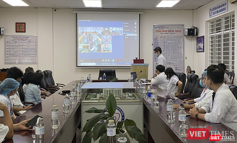 Tất cả hình ảnh về ca phẫu thuật được truyền đến các điểm cầu bằng hệ thống Telehealth