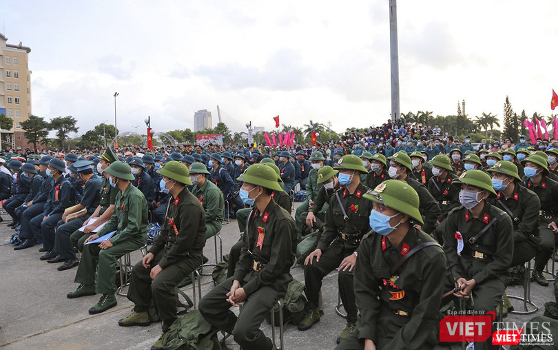 Sáng 10/2, hơn 1.000 thanh niên ở Đà Nẵng đã hăng hái lên đường nhập ngũ năm 2020