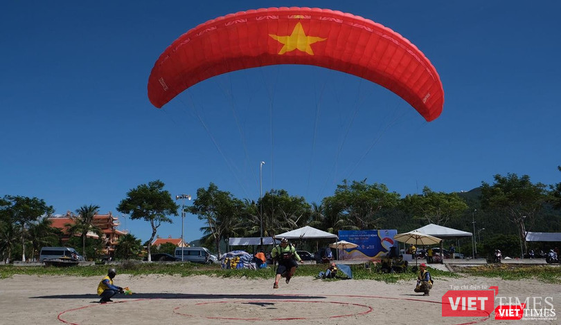 Tiếp đất đúng hồng tâm