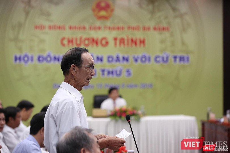 Cử tri Nguyễn Tựa nêu ý kiến về tình trạng ô nhiễm và quá tại tại bãi rác Khánh Sơn. Cử tri Nguyễn Tựa, phường Hòa Khánh Nam, quận Liên Chiểu ý kiến về tình trạng ô nhiễm và quá tại tại bãi rác Khánh Sơn.