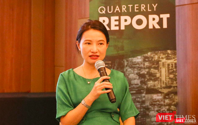 Bà Dương Thùy Dung-Giám đốc cấp cao, kiêm Trưởng phòng định giá, nghiên cứu thị trường và Tư vấn phát triển CBRE trả lời câu hỏi của VietTimes tại buổi công bố thông tin thị trường BĐS Đà Nẵng 6 tháng đầu năm 2019 Bà Dương Thùy Dung-Giám đốc cấp cao, kiêm Trưởng phòng định giá, nghiên cứu thị trường và Tư vấn phát triển CBRE trả lời câu hỏi của VietTimes tại buổi công bố thông tin thị trường BĐS Đà Nẵng 6 tháng đầu năm 2019