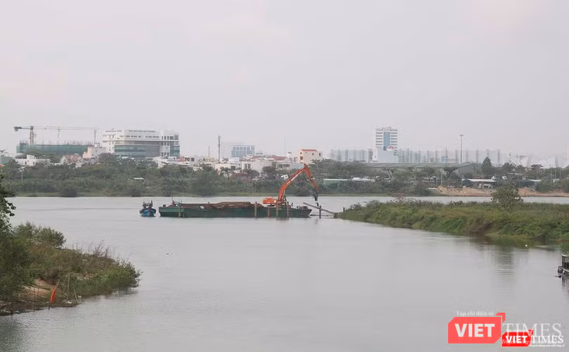 Đập ngăn mặn thứ 2 trên sông Cẩm Lệ đang được Dawaco khẩn trương thi công