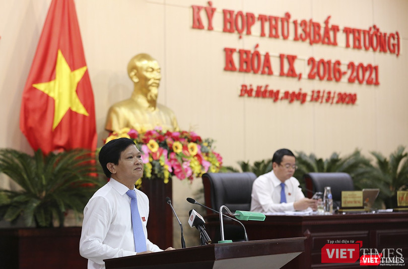Ông Nguyễn Nho Trung - Chủ tịch HĐND TP Đà Nẵng phát biểu tại kỳ họp thứ 13 (bất thường) HĐND TP Đà Nẵng khóa IX, nhiệm kỳ 2016-2020 diễn ra sáng 13/3