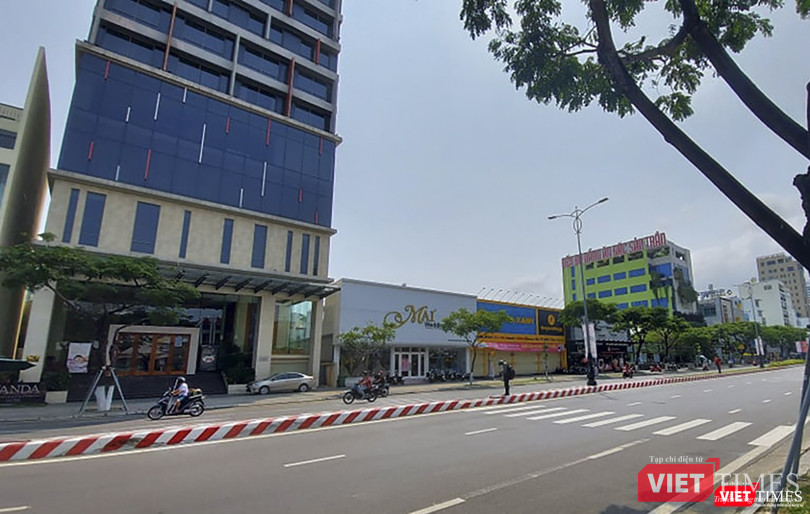 SIêu thị Điện Máy Xanh, nơi làm việc của bệnh nhân thứ 35 mắc COVID-19 ở gần khách sạn nơi 2 du khách người Anh mắc COVID-19 lưu trú