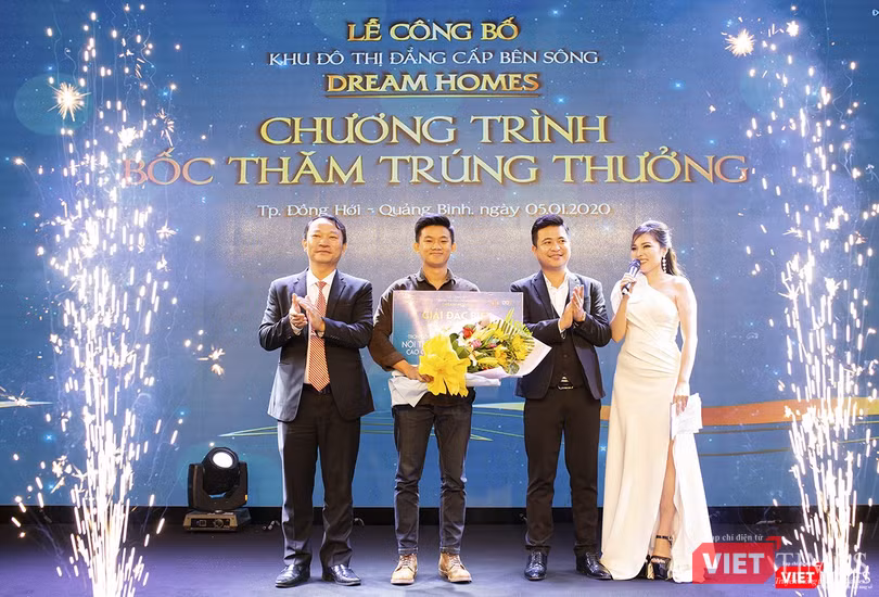 Khách hàng may mắn trúng thưởng tại Lễ công bố Khu đô thị Dream Homes Quảng Bình
